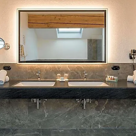 Gut Ising 5* Химинг
